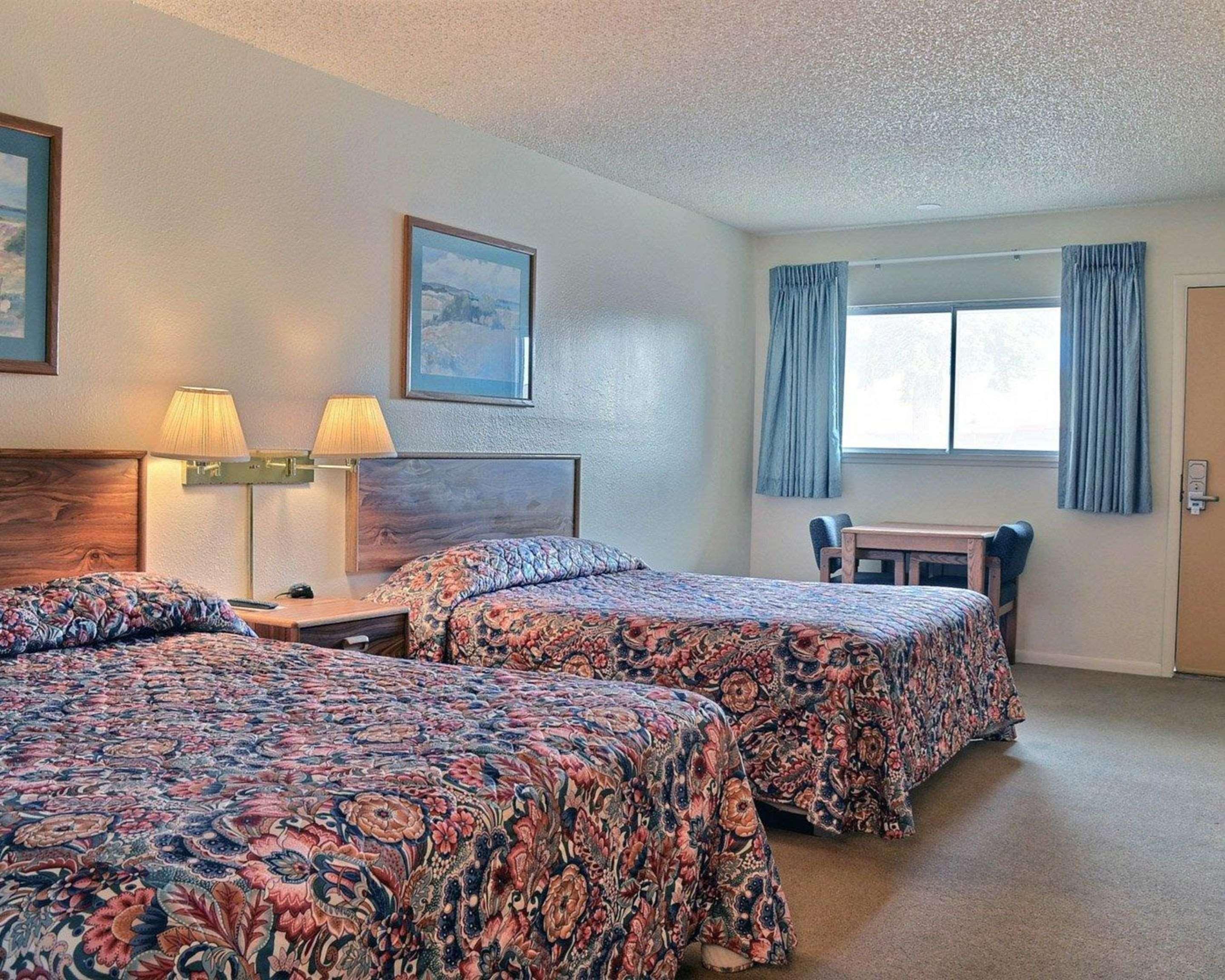 Skyline Motor Inn Cody Dış mekan fotoğraf